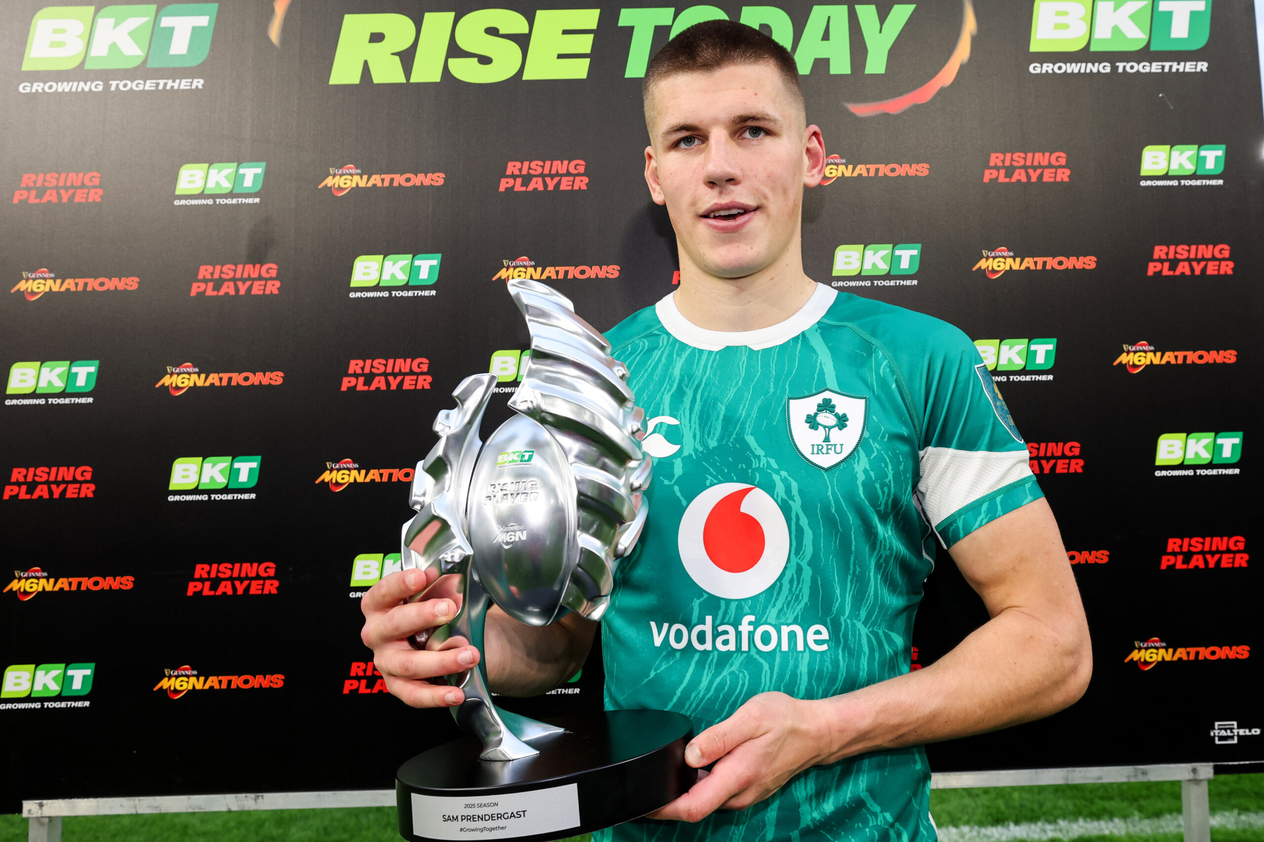 SAM PRENDERGAST WINS THE BKT RISING PLAYER OF THE SIX NATIONS