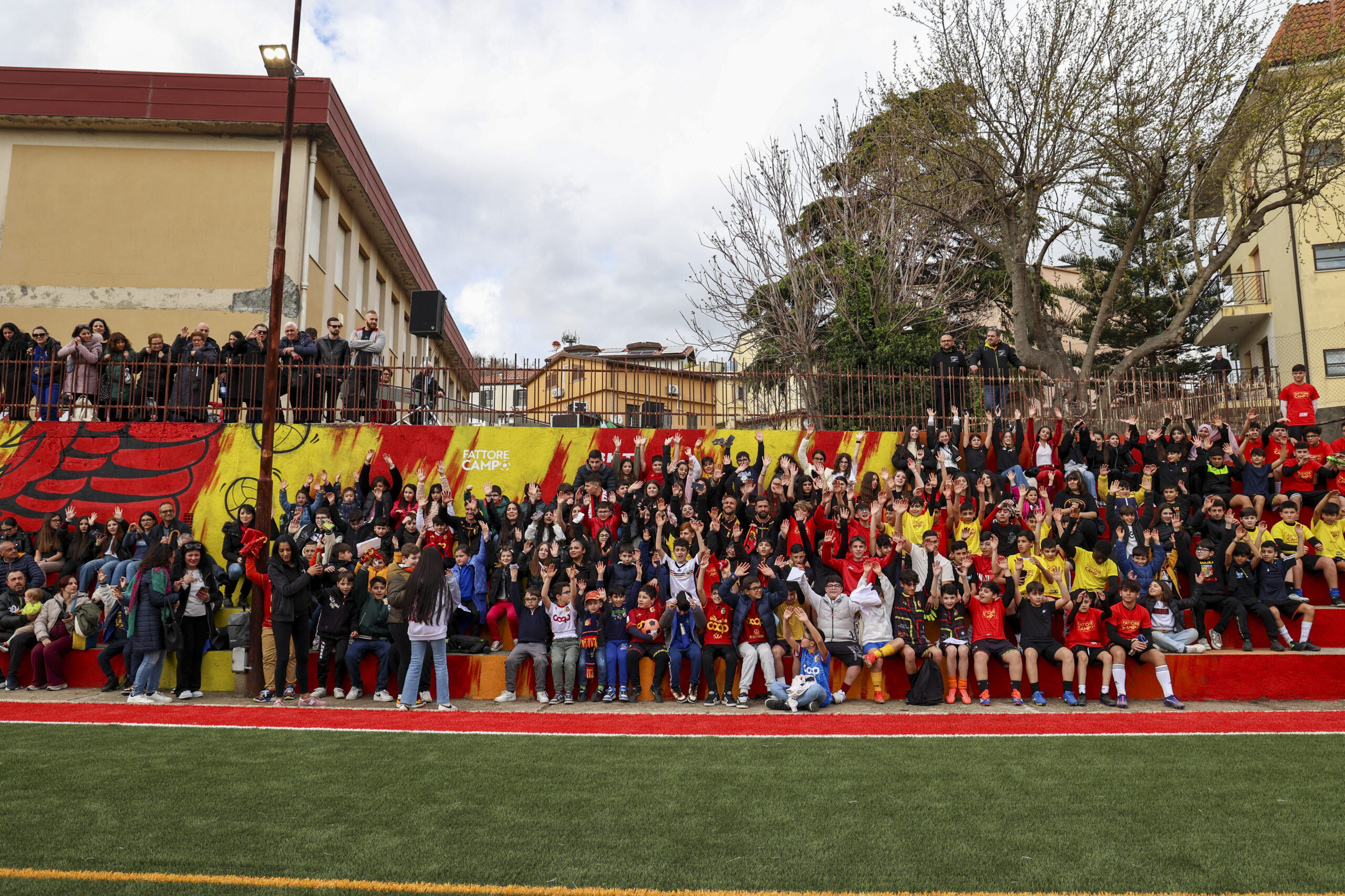 THE FLIGHT OF THE EAGLES IN THE HEART OF THE CITY: FATTORE CAMPO STOPS IN CATANZARO