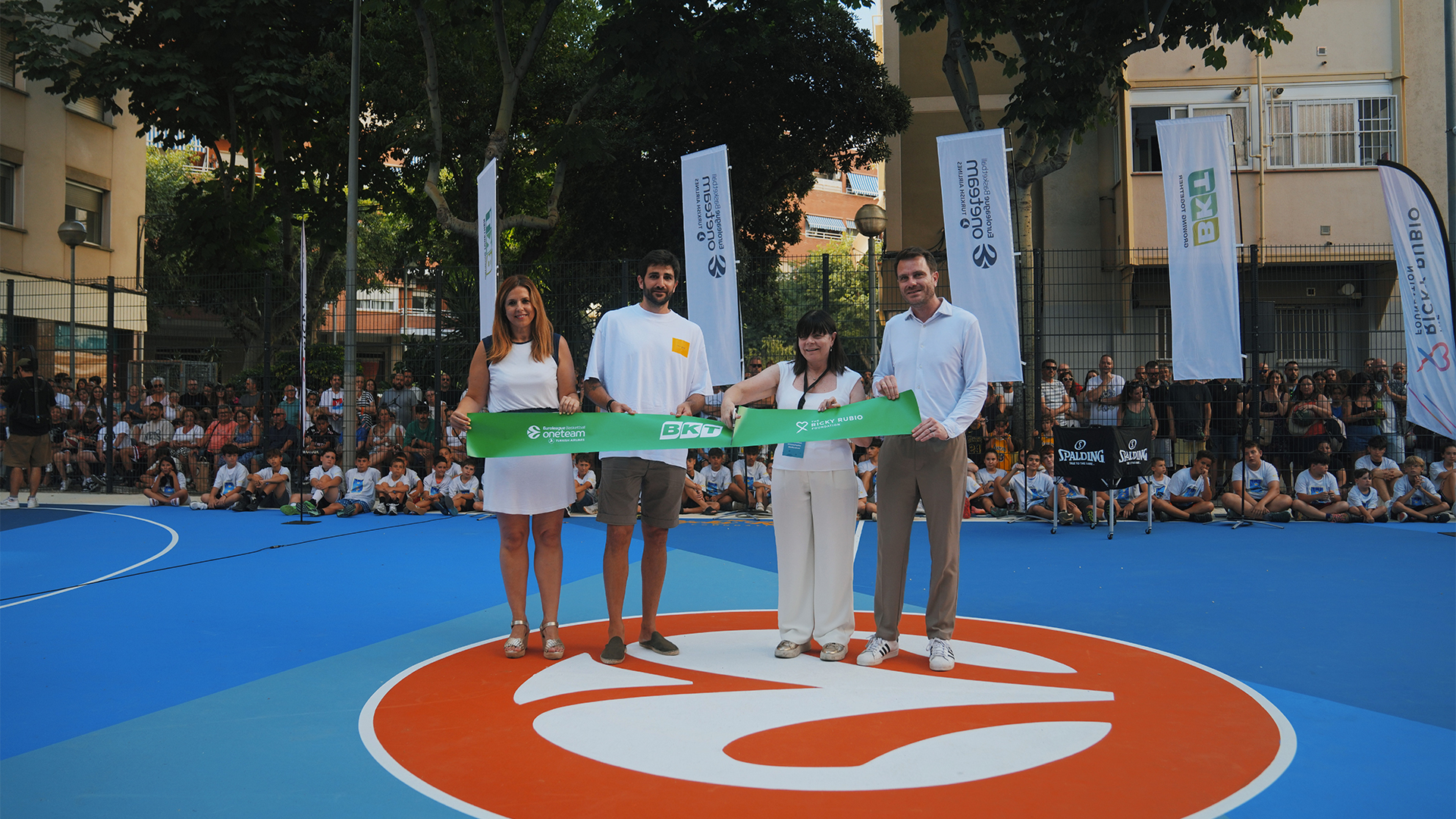 BASKETBALL AND SOCIAL RESPONSIBILITY: BKT AND ONE TEAM RENOVATE BADALONA’S ICONIC “GABIA” COURT